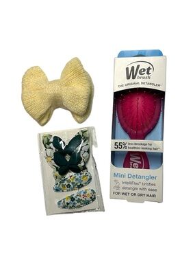 Mini WetBrush Detangler with Hair Accessories